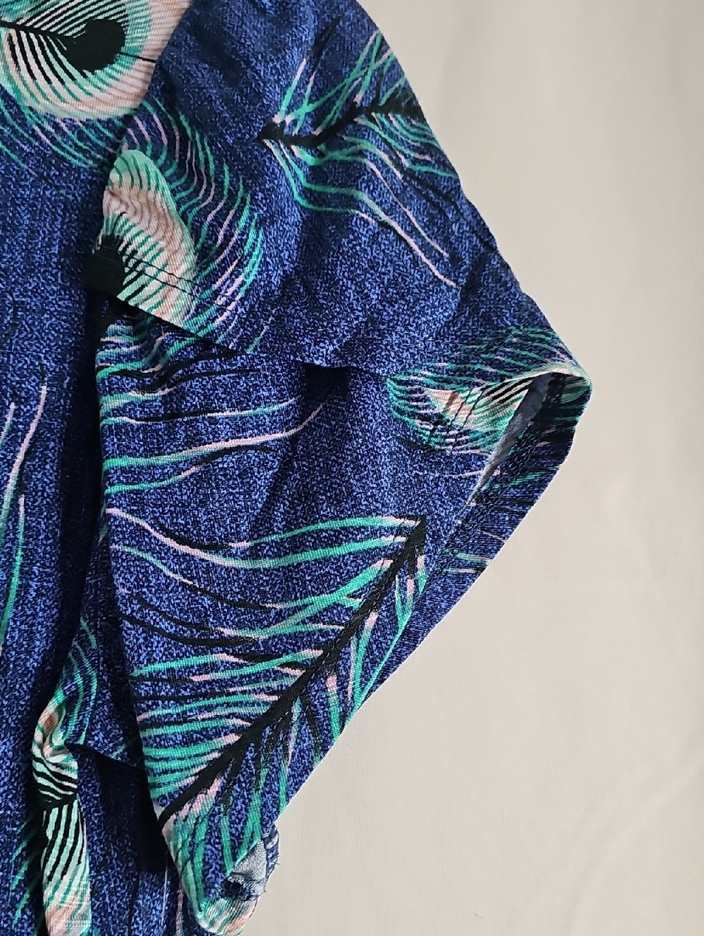 Lularoe Olive Peacock Feather Print Blue Short Sleeve Tee - Picture 3 of 6